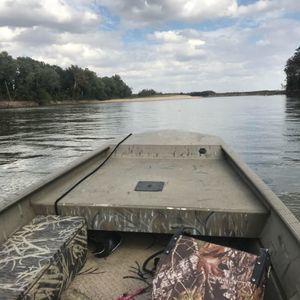 Meet your Posher, Levi